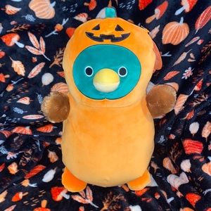 Avery (The Pumpkin Duck) 14" Halloween 2023 Hug Mees Squishmallow.